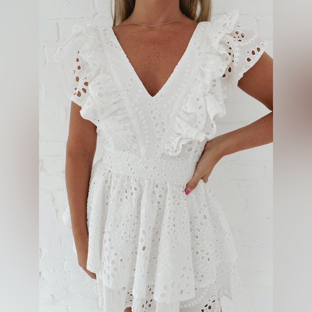 NWT Line & Dot Revolve Gaia Eyelet Teired Ruffle Romper Large - Picture 10 of 15